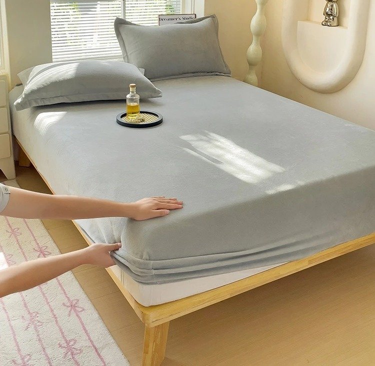 Bed Mattress Cover Warm Velvet — Fitted Bed Sheet, 360° Elastic Band Bed Mattress Cover Warm Velvet Fitted Bed Sheet